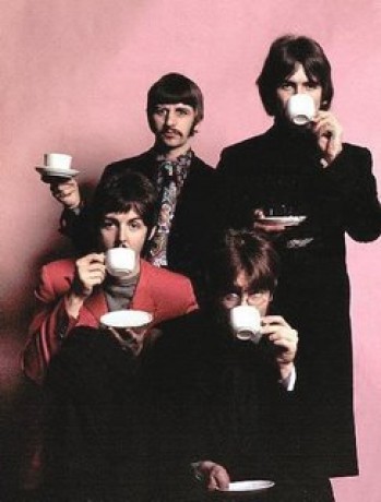 The+Beatles+1967withtea