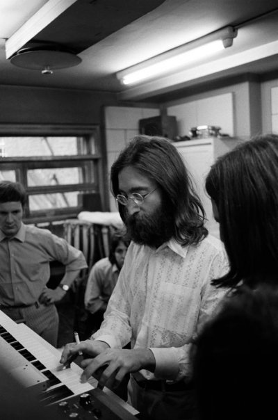 1969 08 John 1969 v Abbey Road u Moogu