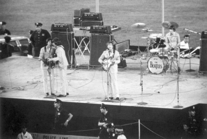 Shea stadium 1966.jpg